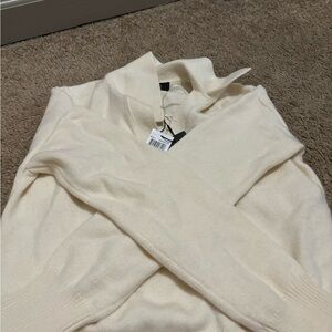 CREAM SWEATER